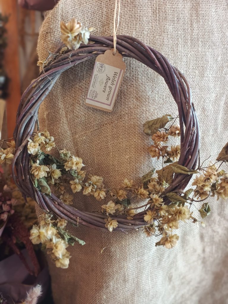 Autumn wreath, willow and hops
